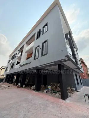 5bdrm Townhouse/Terrace in Ajao Estate for sale