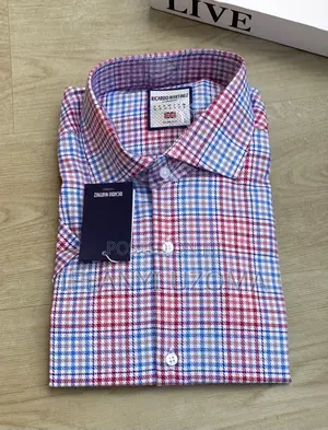 Classic Shortsleeve Men Shirt