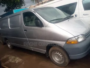 Toyota HiAce 2004 Grey