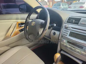 Toyota Camry XLE V6 4dr Sedan (3.5L 6cyl 6AM) 2007 Gold
