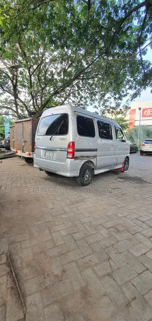 Suzuki APV Minibus 2010 Silver