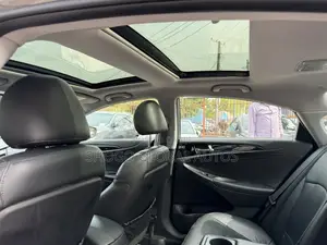 Hyundai Sonata Limited 2.0T Sedan (2.0L 4cyl 6A) 2012 Gray