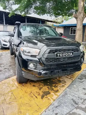 Toyota Tacoma 2018 Black