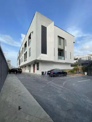 2bdrm Apartment in Lekki Phase 1 for rent