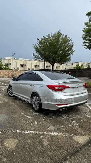 Hyundai Sonata Limited Sedan FWD (2.4L 4cyl 6A) 2016 Silver