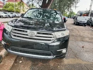 Toyota Highlander Limited 3.5l 4WD 2013 Black