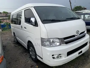 Toyota HiAce 2013 White