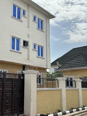 2bdrm Block of Flats in Fo1, Kubwa for rent