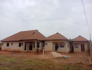 3bdrm Bungalow in Peanut Road, Benin City for sale