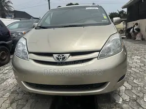 Toyota Sienna XLE AWD 2006 Gold