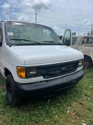Ford E350 2006 White