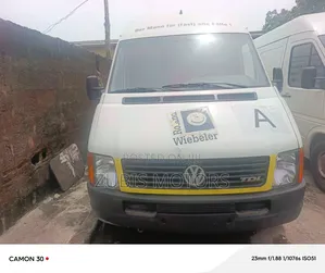 Volkswagen LT 2000 White