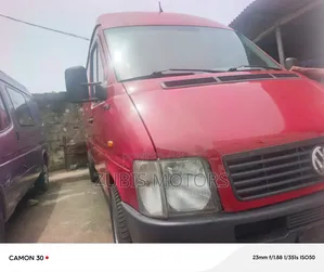 Volkswagen LT 2000 Red