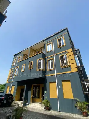 5bdrm Townhouse/Terrace in Lekki for sale