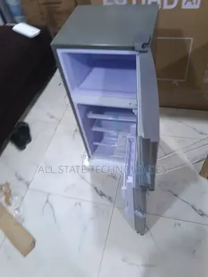 Snowsea BCD-136 Refrigerator – Perfect for Small Spaces
