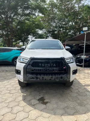 Toyota Hilux SR5 4x4 2019 White