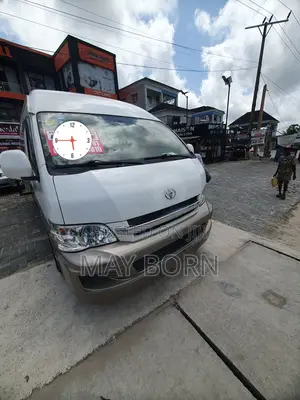 Toyota HiAce 2016 Brown