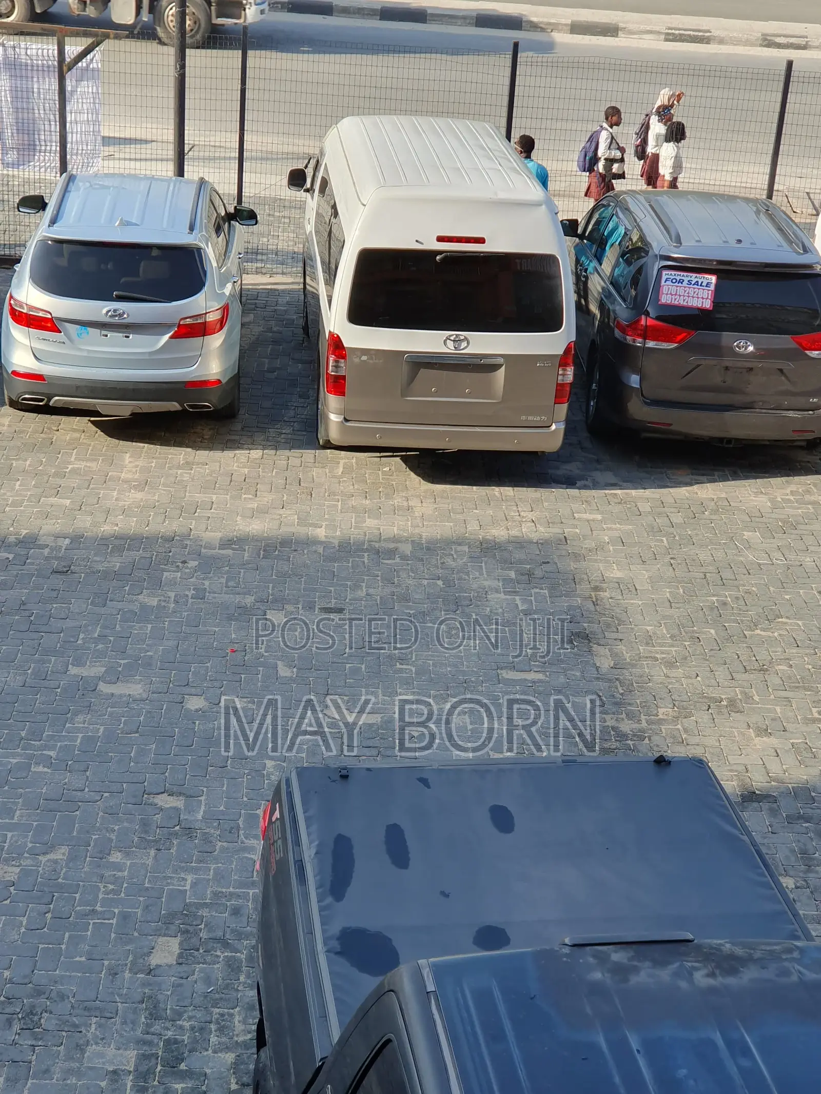Toyota HiAce 2016 Brown
