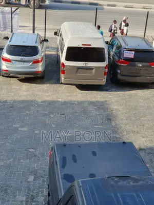 Toyota HiAce 2016 Brown