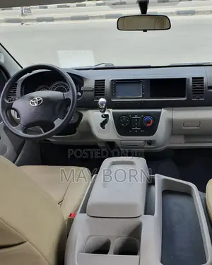 Toyota HiAce 2016 Brown