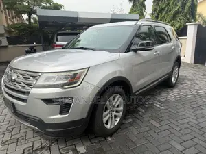 Ford Explorer XLT AWD 2018 Silver