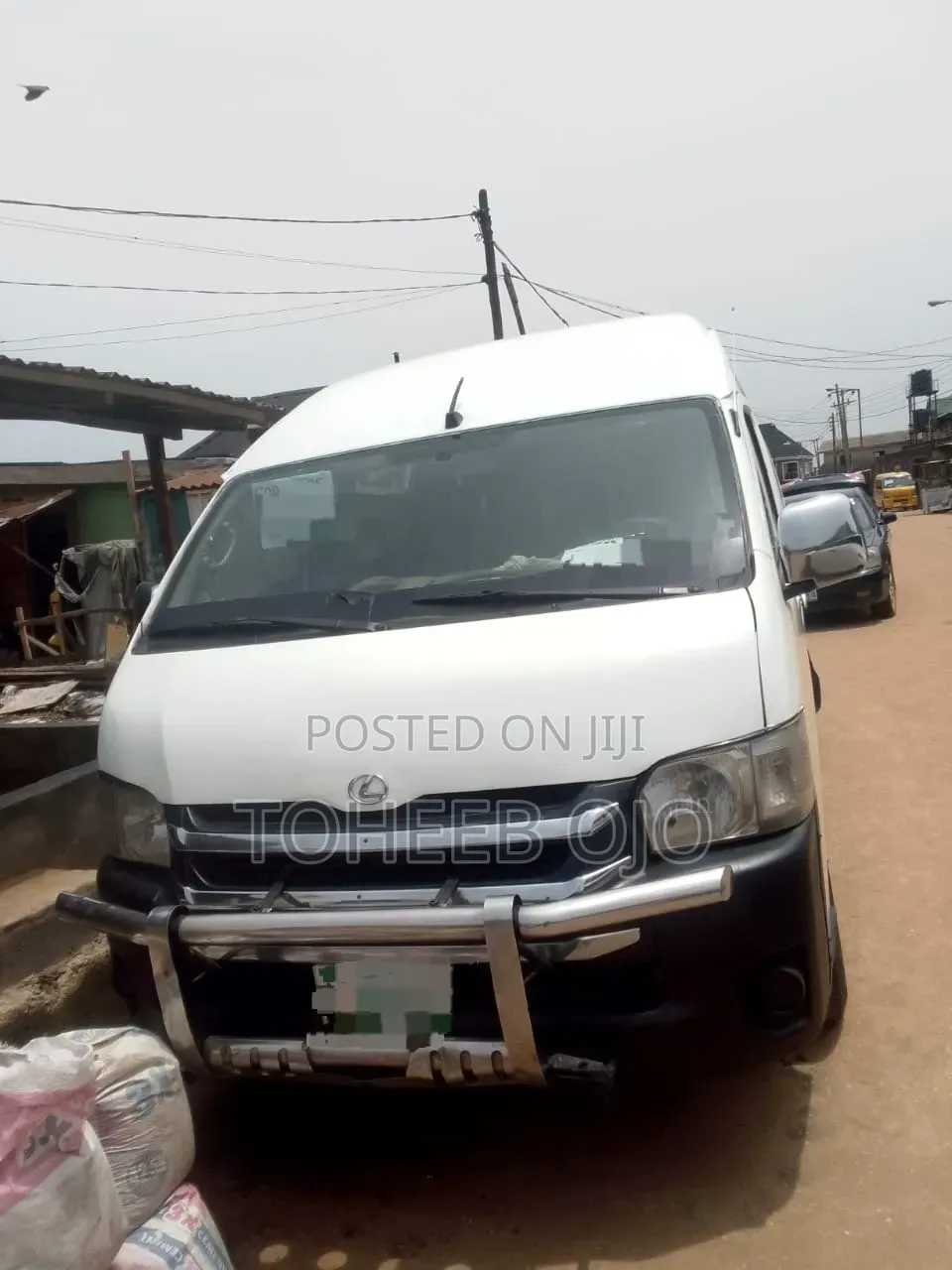 Toyota HiAce 2019 White