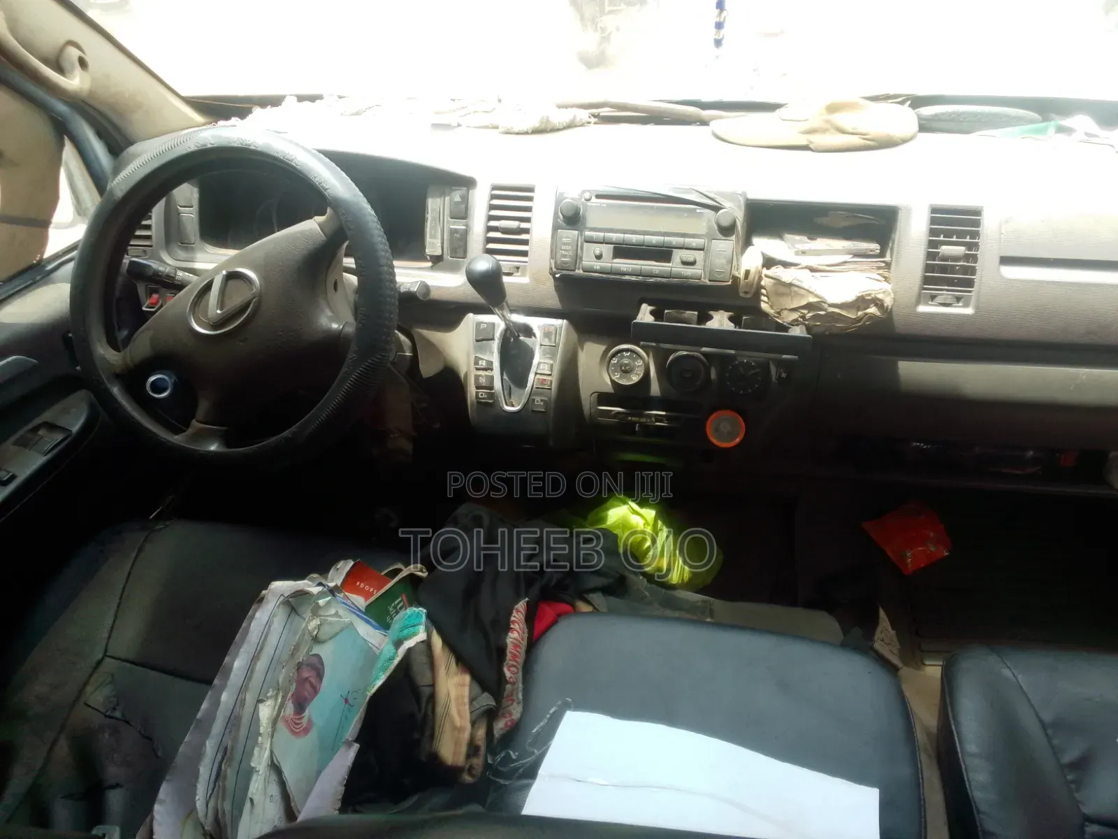 Toyota HiAce 2019 White