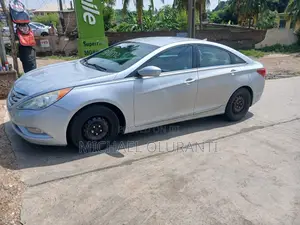 Hyundai Sonata GLS Sedan FWD (2.4L 4cyl 6A) 2013 Silver