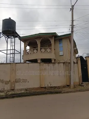 4bdrm Duplex in Oluseyi, Eleyele for Sale