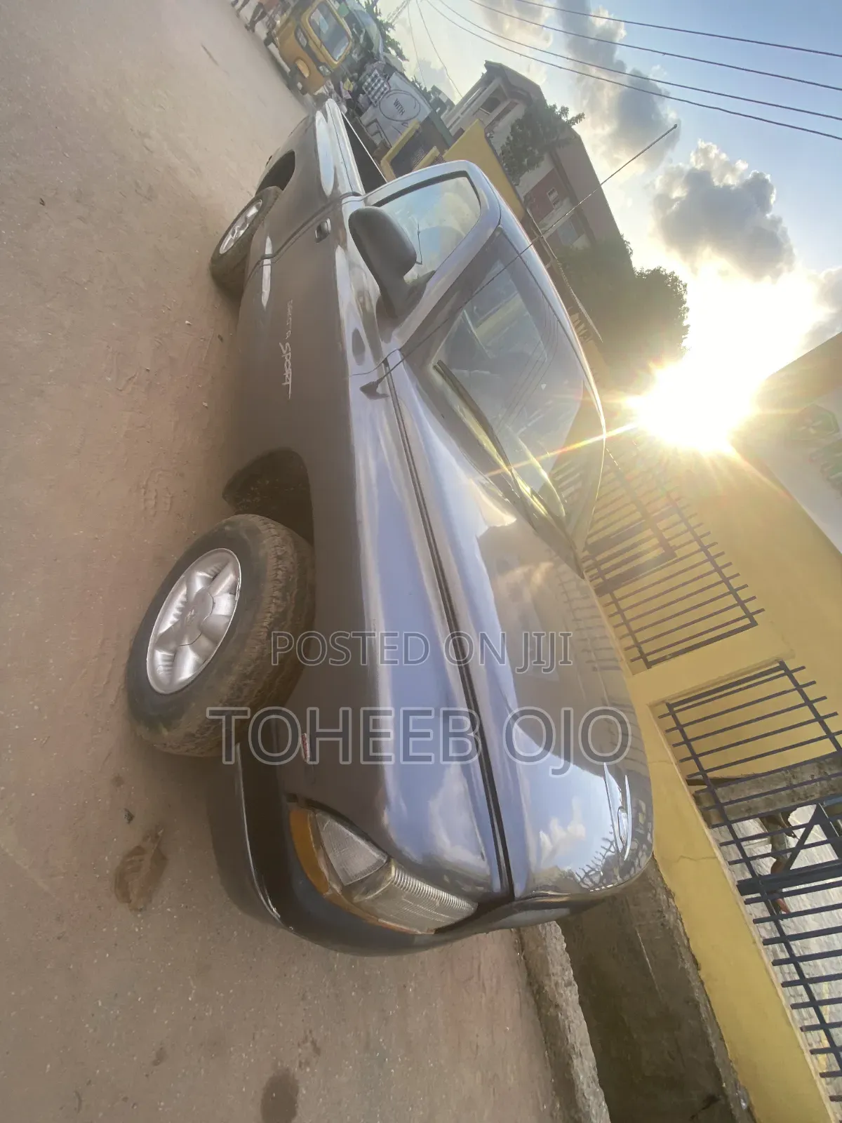 Dodge B2000 2003 Grey