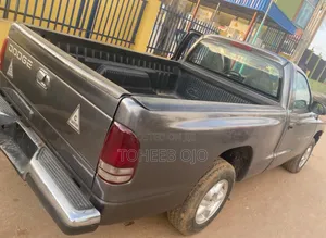 Dodge B2000 2003 Grey