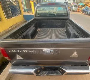 Dodge B2000 2003 Grey