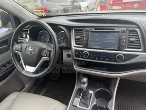 Toyota Highlander XLE V6 4x2 (3.5L 6cyl 6A) 2016 Black