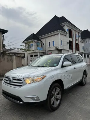 Toyota Highlander Limited 2012 White