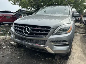 Mercedes-Benz M Class ML350 4MATIC 4dr SUV AWD (3.5L 6cyl 7A) 2014 Gray