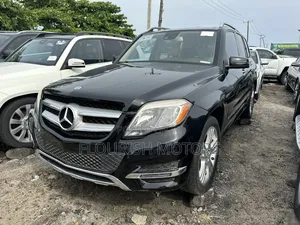 Mercedes-Benz GLK-Class Base GLK 350 4dr AWD 4MATIC (3.5L 6cyl 7A) 2015
