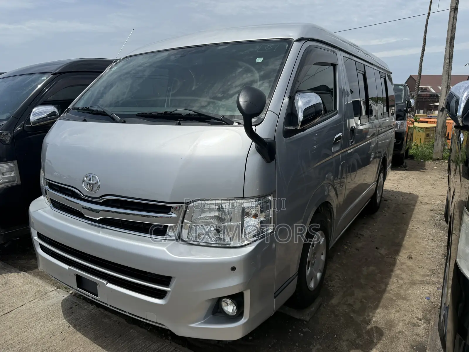 Toyota HiAce 2013 Silver