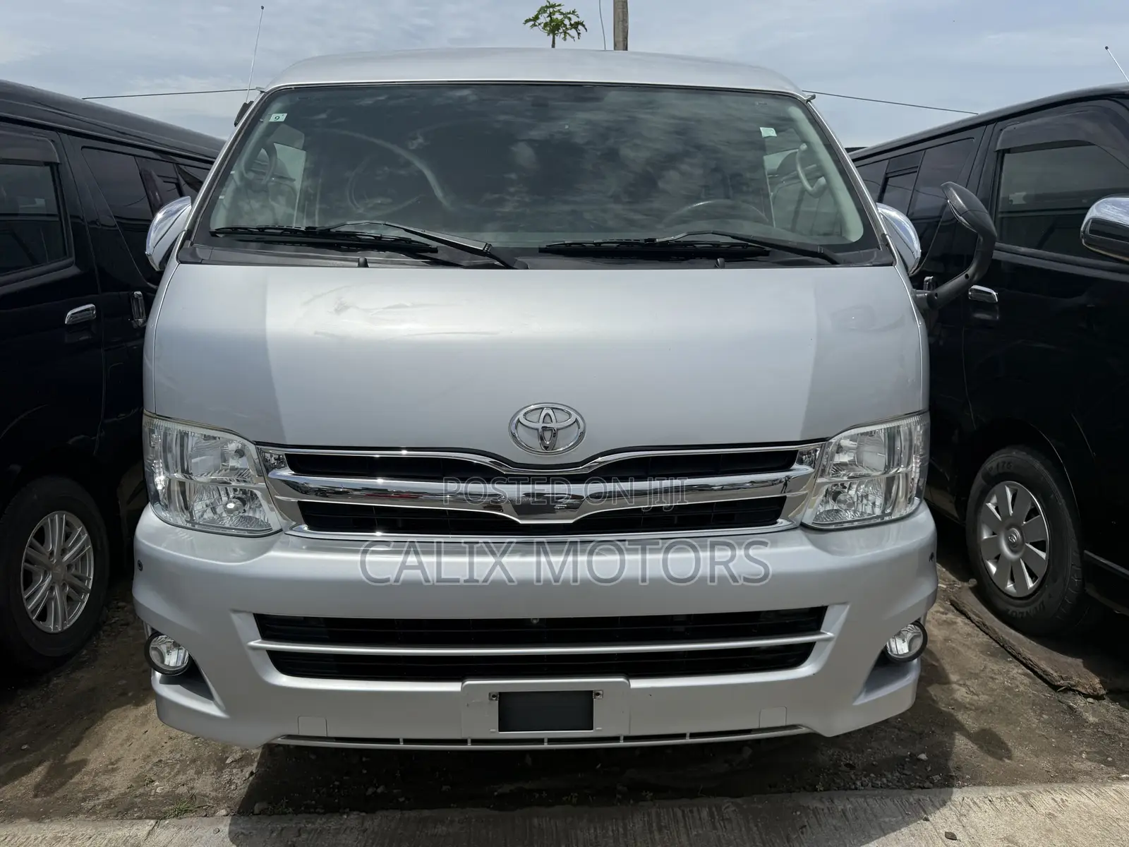 Toyota HiAce 2013 Silver