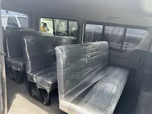 Toyota HiAce 2013 Silver