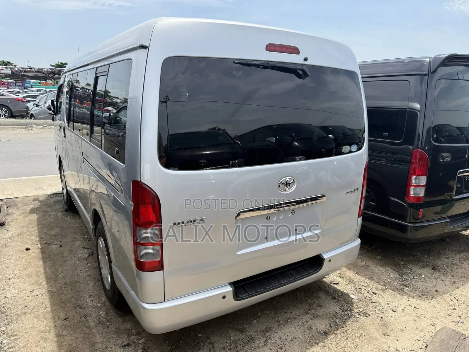 Toyota HiAce 2013 Silver