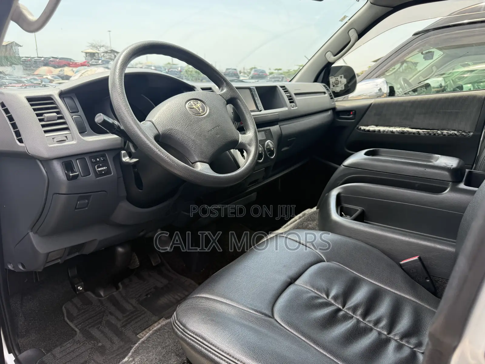Toyota HiAce 2013 Silver