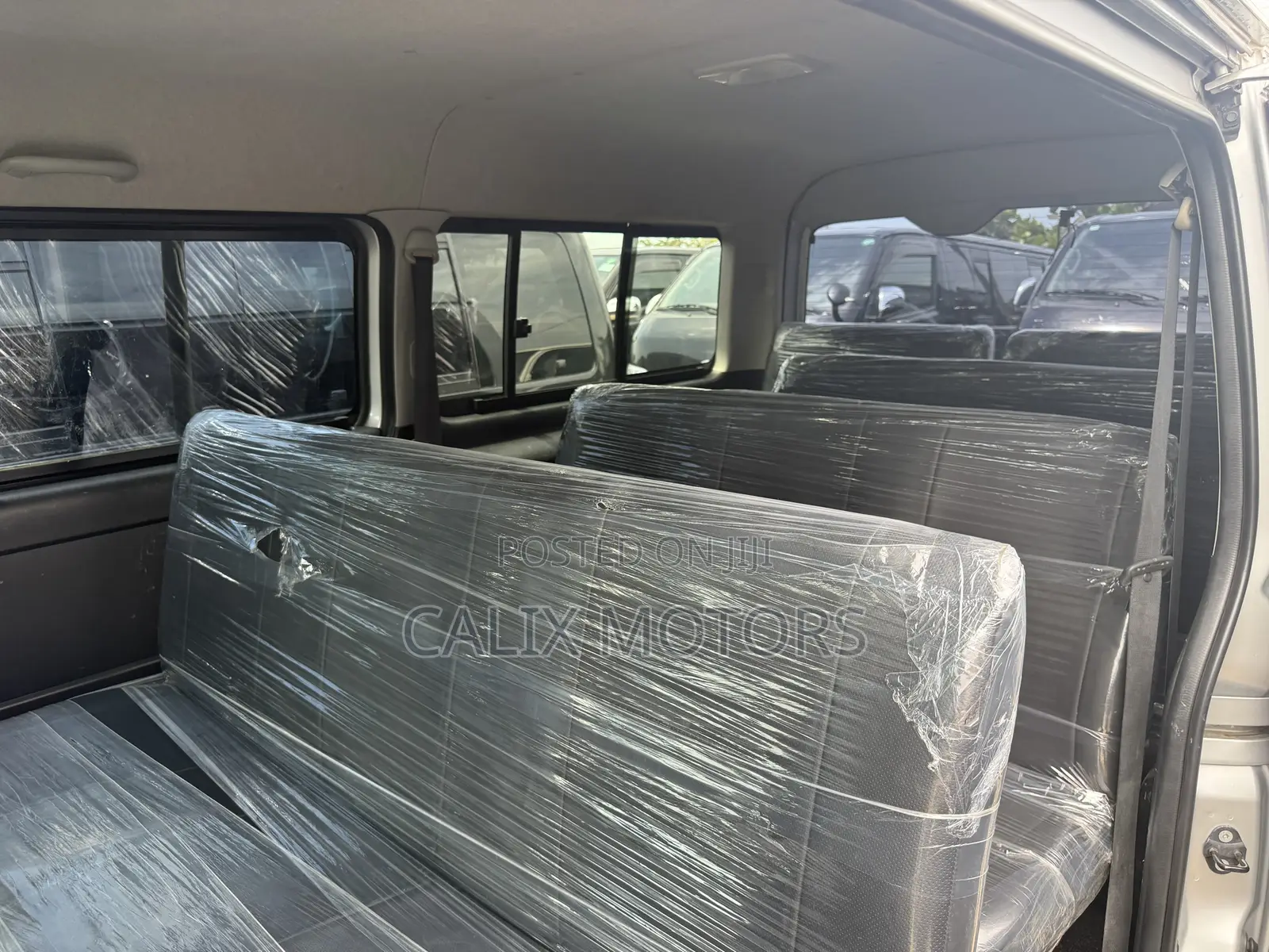 Toyota HiAce 2013 Silver