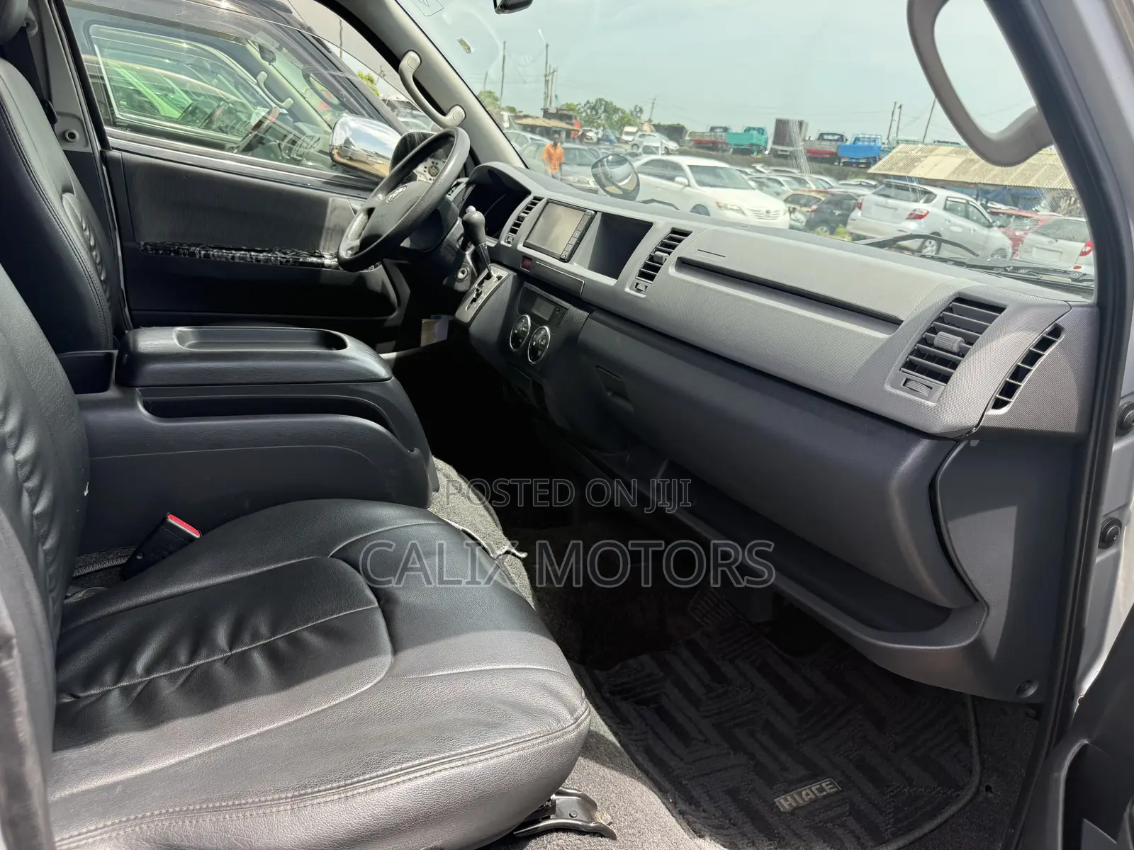 Toyota HiAce 2013 Silver