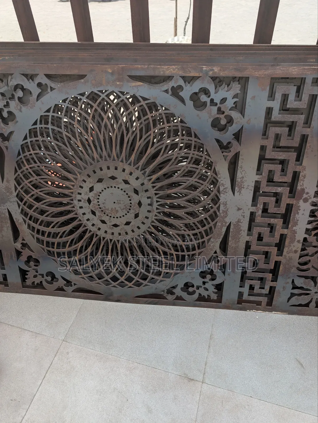 Design Plate and Handrail