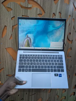Laptop HP EliteBook 830 G9 16GB Intel Core i7 SSD 512GB