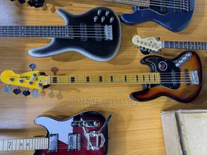 Ibanez Sr305 5 Strings Passive Bass Guitar