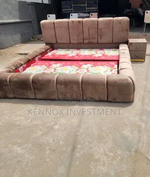 Super Soft 6 X 6 Classic Bubble Bedframe With 1 Bedside
