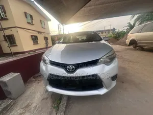 Toyota Corolla L 4dr Sedan (1.8L 4cyl 6M) 2015 Silver