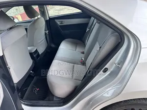 Toyota Corolla L 4dr Sedan (1.8L 4cyl 6M) 2015 Silver