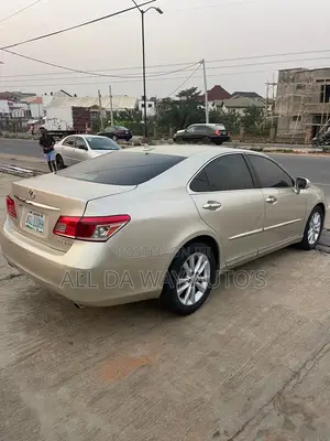 Lexus ES 350 2011 Gold